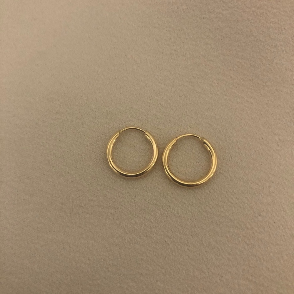 18k Gold Filled Huggie Hoop Earrings - Picture 4 of 8